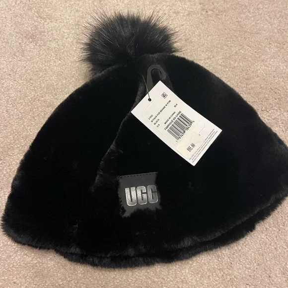 UGG - Faux Fur Beanie with Pom - Super Soft - Fluffy Black Hat - Picture 7 of 7